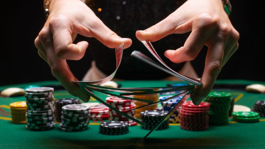 Read your opponent's mind when playing online poker